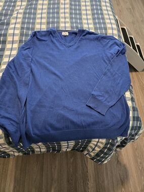 Old Navy Men's Royal Blue V-Neck Sweater
